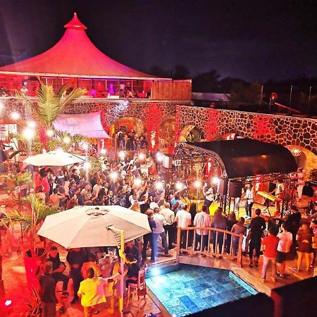 Hacienda Plaza Hotel Pereybere Beach Екстериор снимка