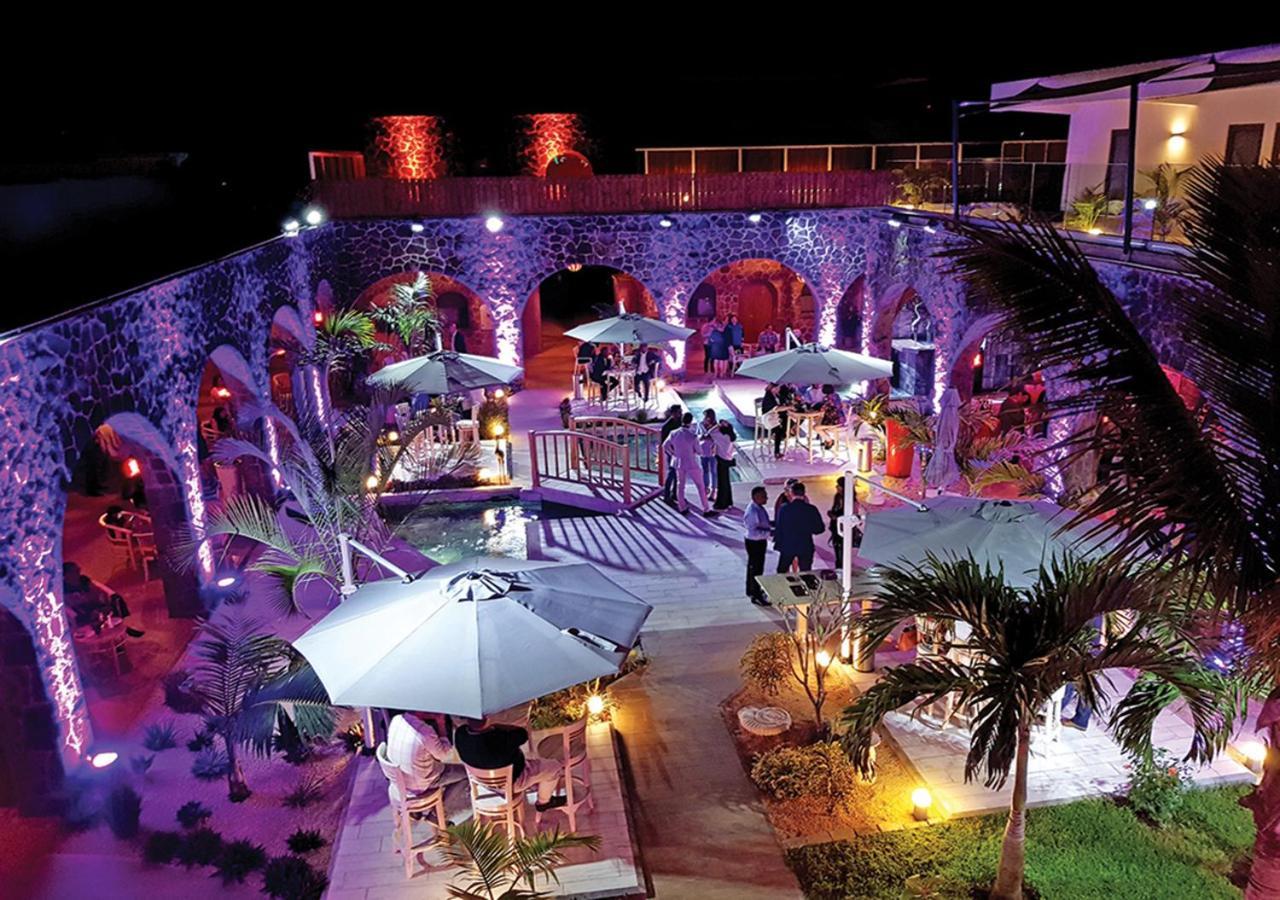Hacienda Plaza Hotel Pereybere Beach Екстериор снимка