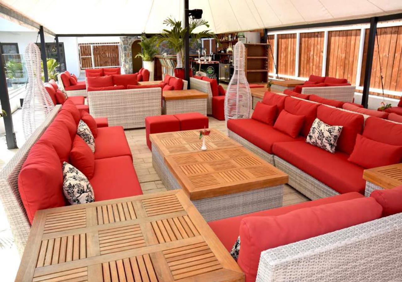 Hacienda Plaza Hotel Pereybere Beach Екстериор снимка