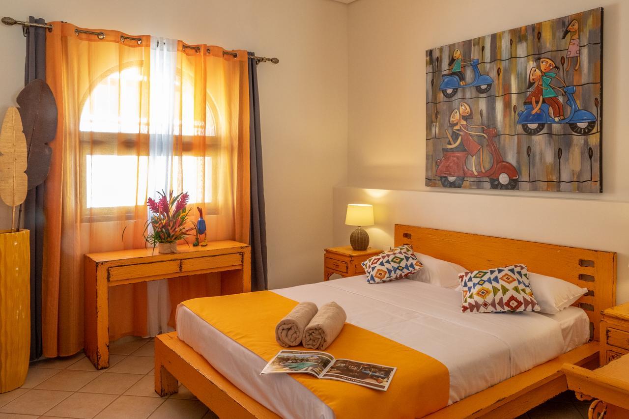 Hacienda Plaza Hotel Pereybere Beach Екстериор снимка