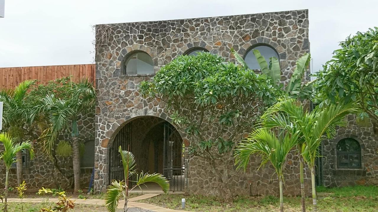 Hacienda Plaza Hotel Pereybere Beach Екстериор снимка