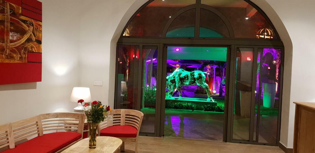 Hacienda Plaza Hotel Pereybere Beach Екстериор снимка