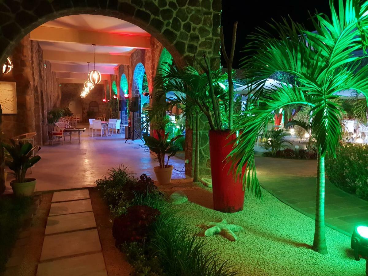 Hacienda Plaza Hotel Pereybere Beach Екстериор снимка