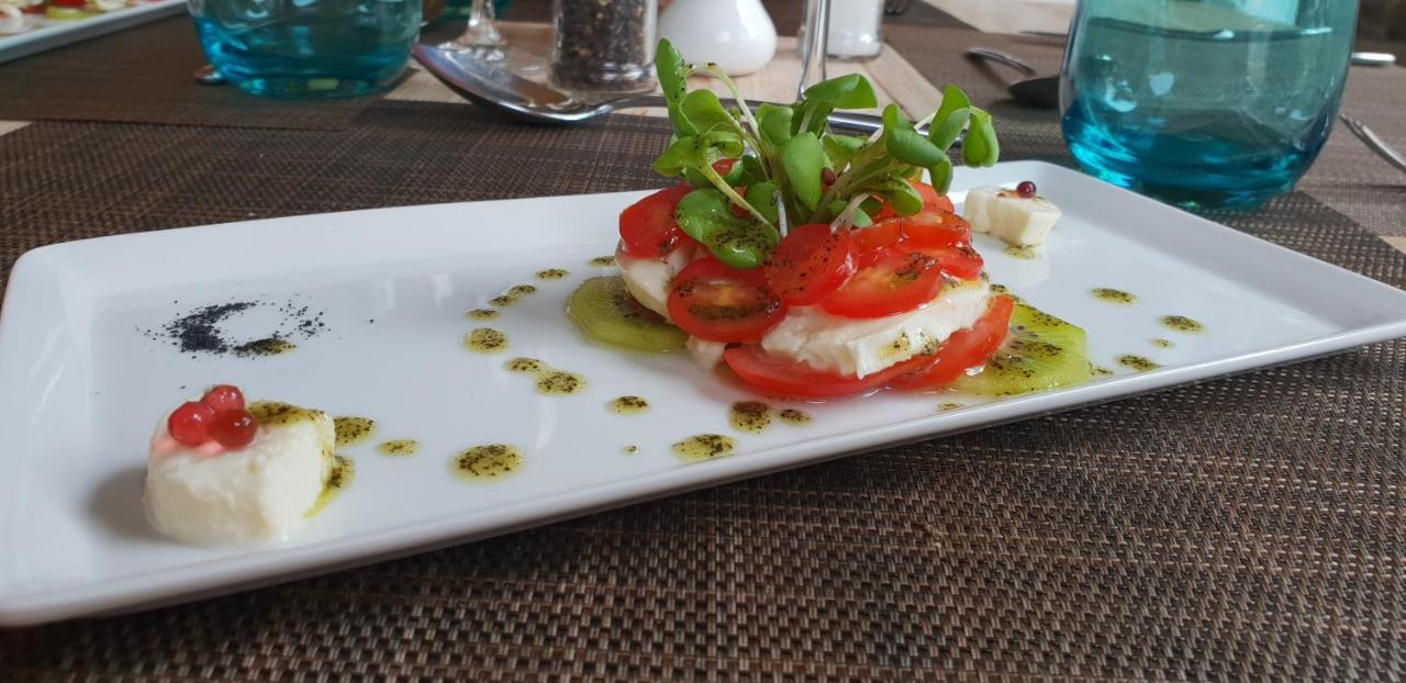 Hacienda Plaza Hotel Pereybere Beach Екстериор снимка